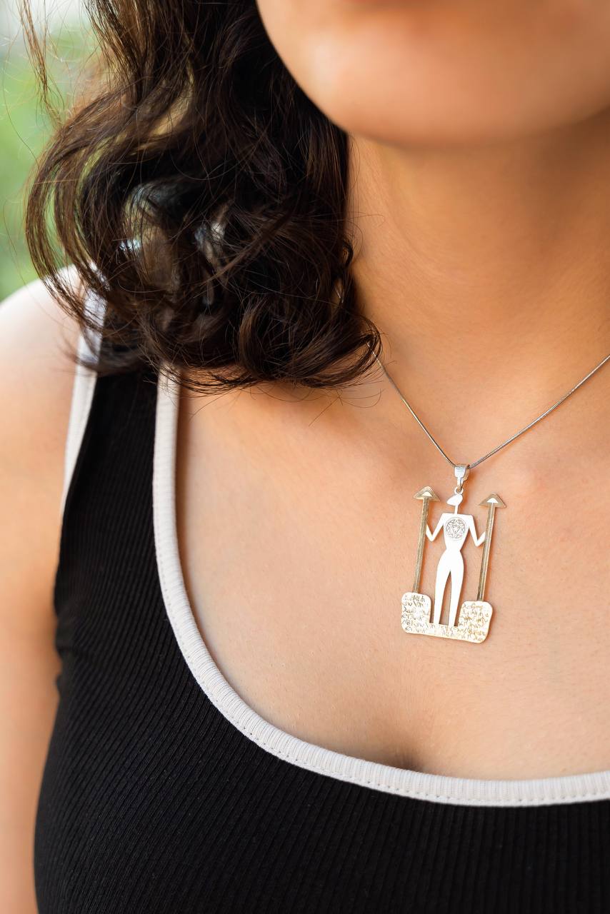 آویز نقره زنانه مدل 38D عیار ۹۲۵ نقوش کهن ایران