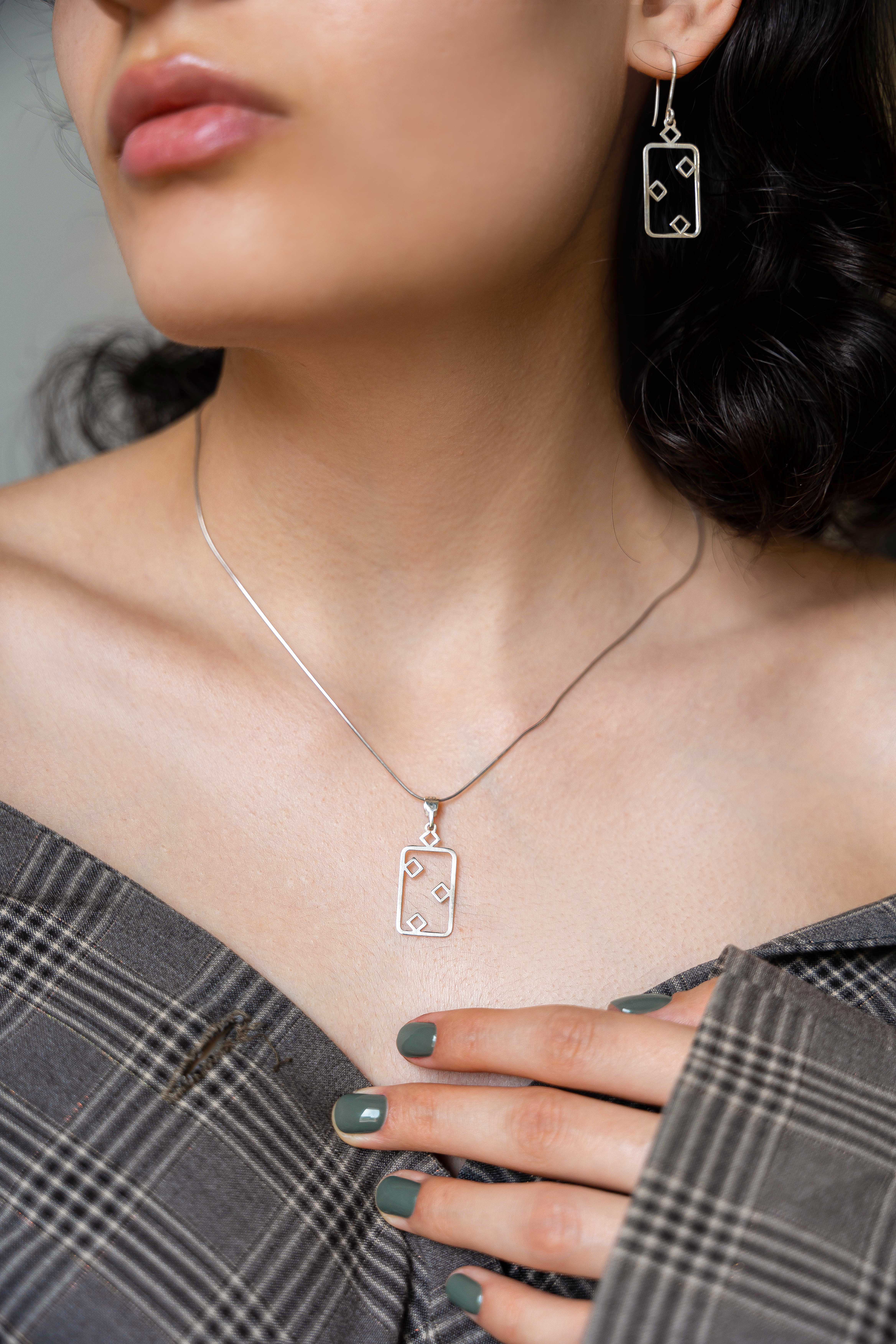 نیم‌ست نقره زنانه مدل 006 عیار ۹۲۵ طرح مدرن و شیک