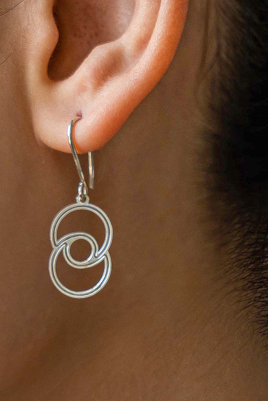 گوشواره نقره زنانه مدل 085 عیار ۹۲۵ طرح ظریف و کلاسیک