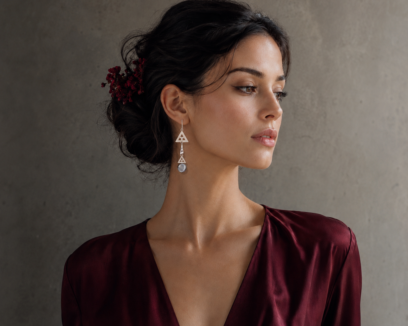 گوشواره نقره زنانه مدل 108 عیار 925 طرح ایران باستان سنگ صدف